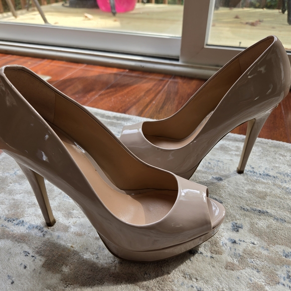 Aldo Glossy Beige Peep-Toe Heels - Picture 1 of 8